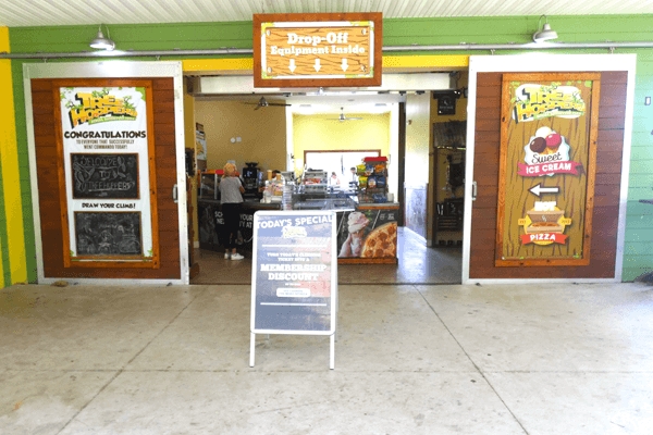 Pro Shop - Exterior